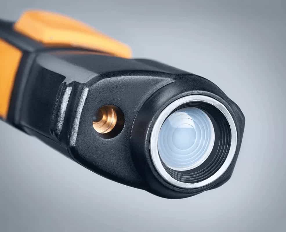Zbliżenie na soczewkę sensora podczerwieni pirometru Testo 805i (miniatura)