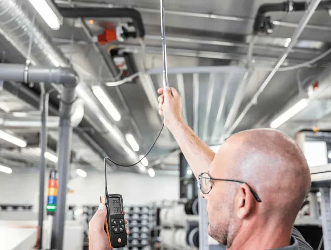 Cyfrowy anemometr termiczny Testo 425 z aplikacją mobilną – widok dodatkowy 8 (miniatura)