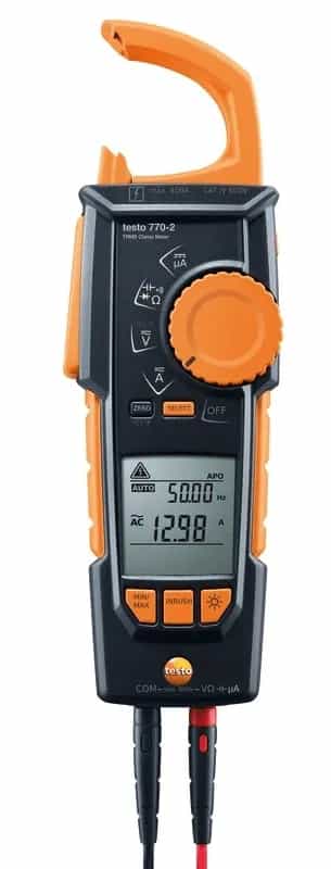 Testo 770-2 od frontu z otwartym ramieniem cęg, pokrętłem zakresów i czynnym dwuliniowym wyświetlaczem (miniatura)