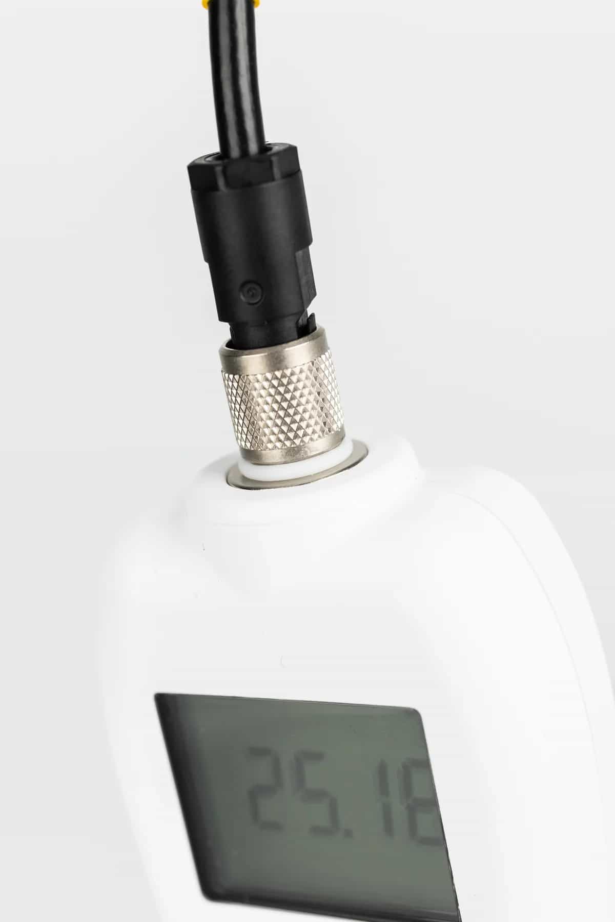 Termometr ETI Precision Plus – gniazdo sondy PT100 z nakrętką (miniatura)