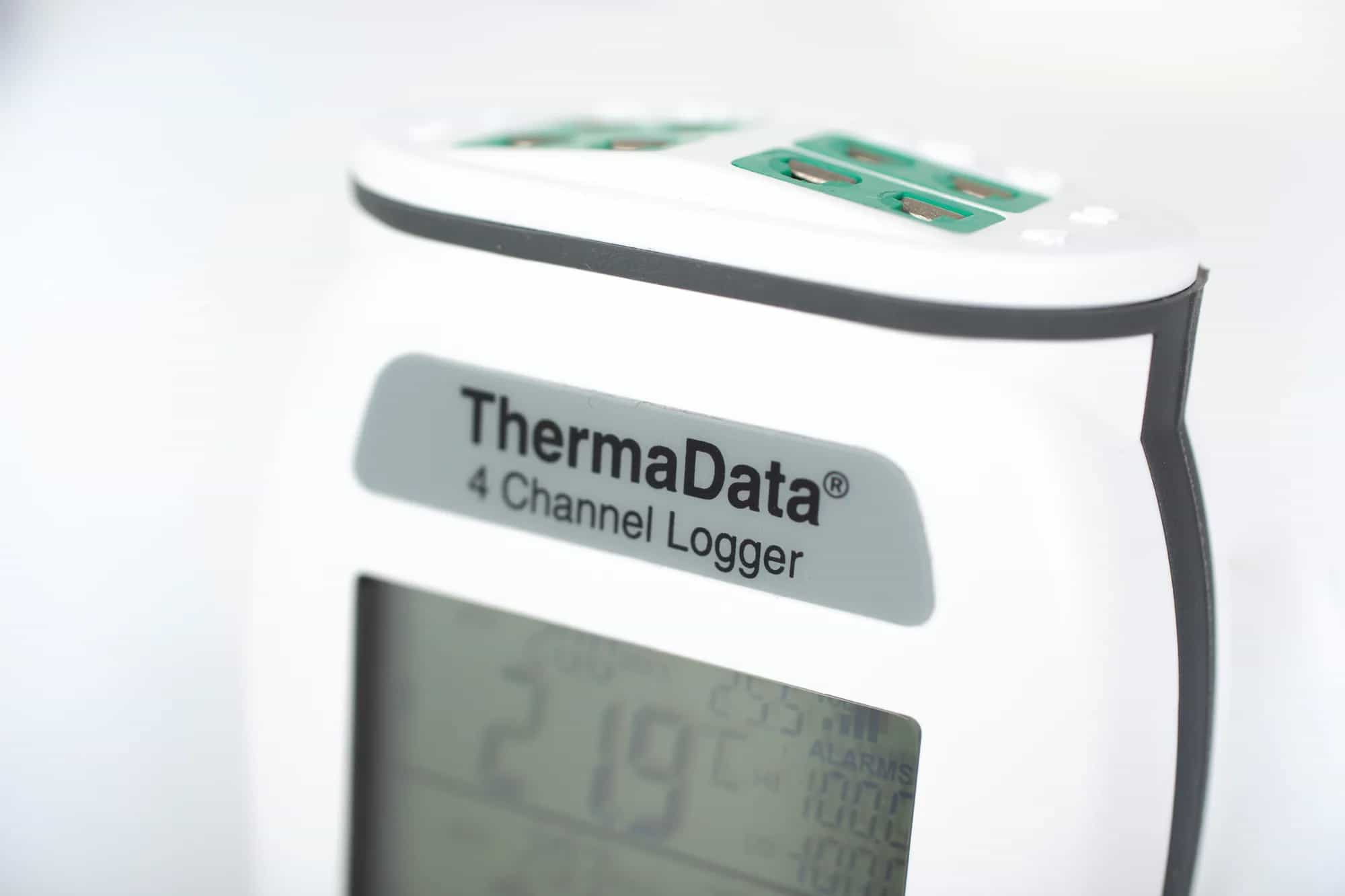 4-kanałowy rejestrator temperatury ETI ThermaData 291-401 - zakres -99,9 do 1372 °C – detal (miniatura)
