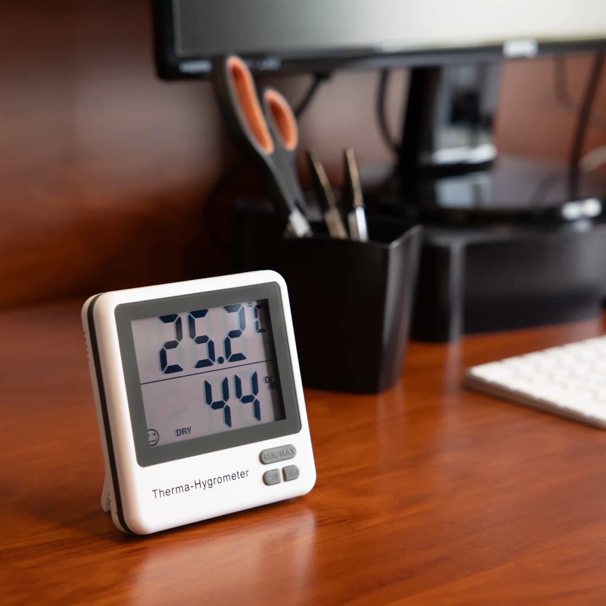 Termohigrometr elektroniczny ETI 810-145 - temperatura i wilgotność na jednym wyświetlaczu – widok 6 (miniatura)