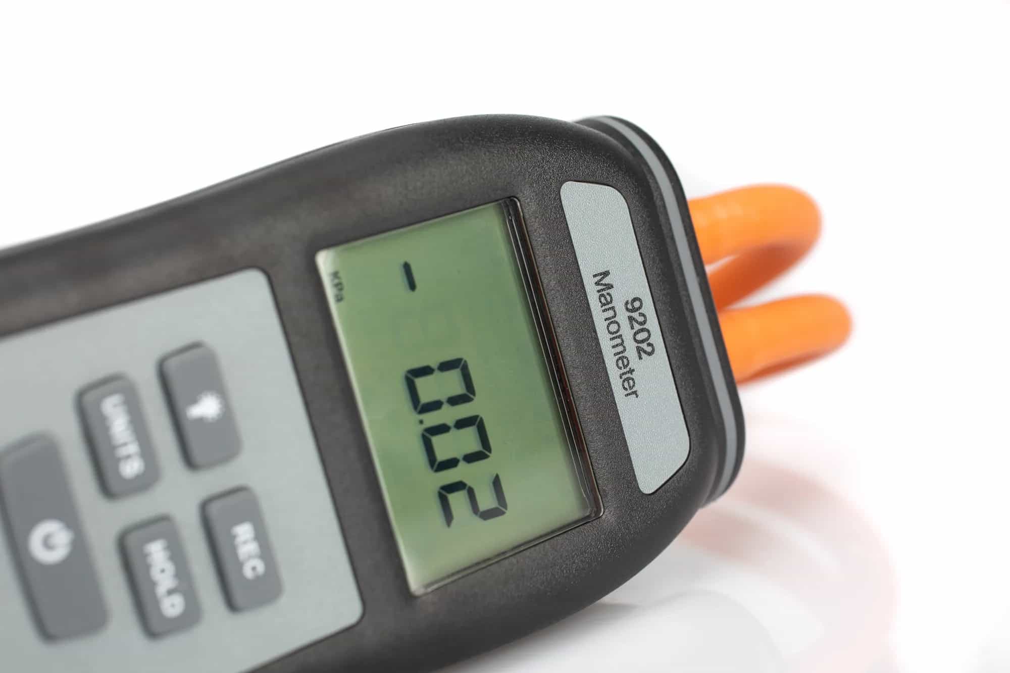 Manometr różnicowy ETI 9202 – zakres ±137,9 mbar, rozdzielczość 0,1 mbar – widok 4 (miniatura)