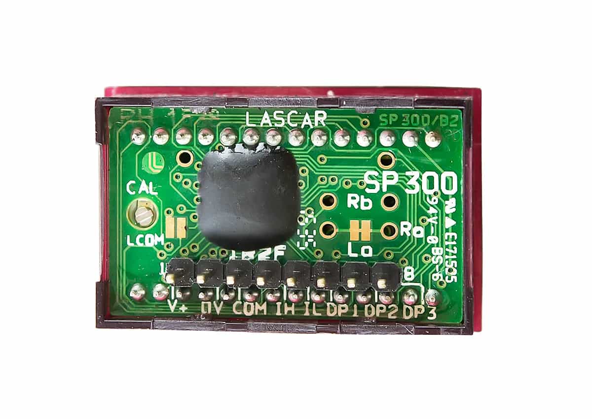 Woltomierz panelowy Lascar SP 300 – czerwony LED i osiem styków – widok dodatkowy 5 (miniatura)