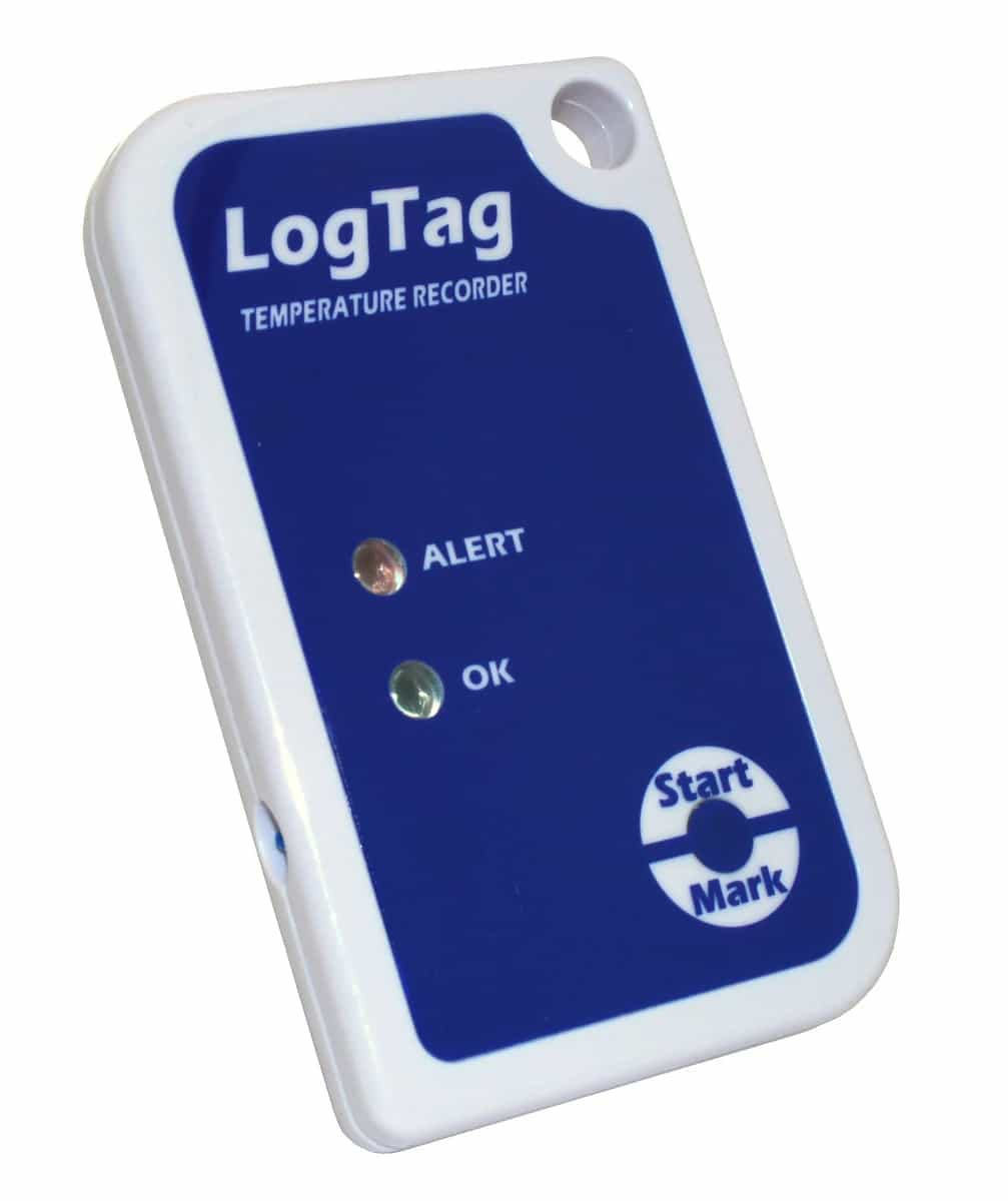 Rejestrator LogTag TRIX-16 ujęty pod kątem, z widoczną grubością białej obudowy i otworem do zawieszenia (miniatura)