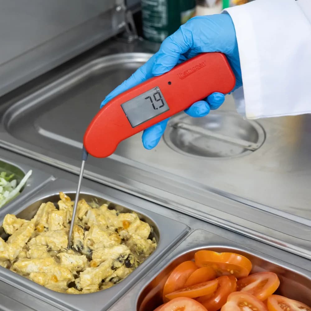 Termometr Thermapen ONE – błyskawiczny termometr szpilkowy ±0,3 °C, IP67 — Pasteryzacja mleka w małej przetwórni — jakie pary temperatury i czasu działają oraz jak je dokumentować