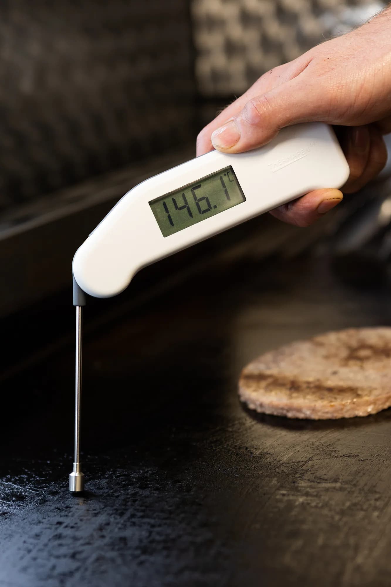 Termometr z sondą do powierzchni ETI Thermapen Surface 231-212 – sonda taśmowa, ±0,4 °C – sonda pomiarowa