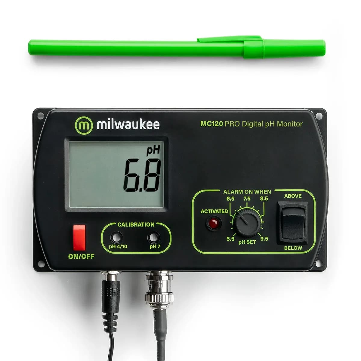 Monitor pH Milwaukee MC120 zestawiony z długopisem dla pokazania rzeczywistej wielkości obudowy