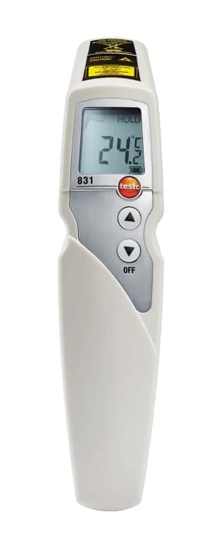 Pirometr testo 831 — widok frontalny z wyświetlaczem LCD pokazującym odczyt temperatury i funkcję HOLD (miniatura)