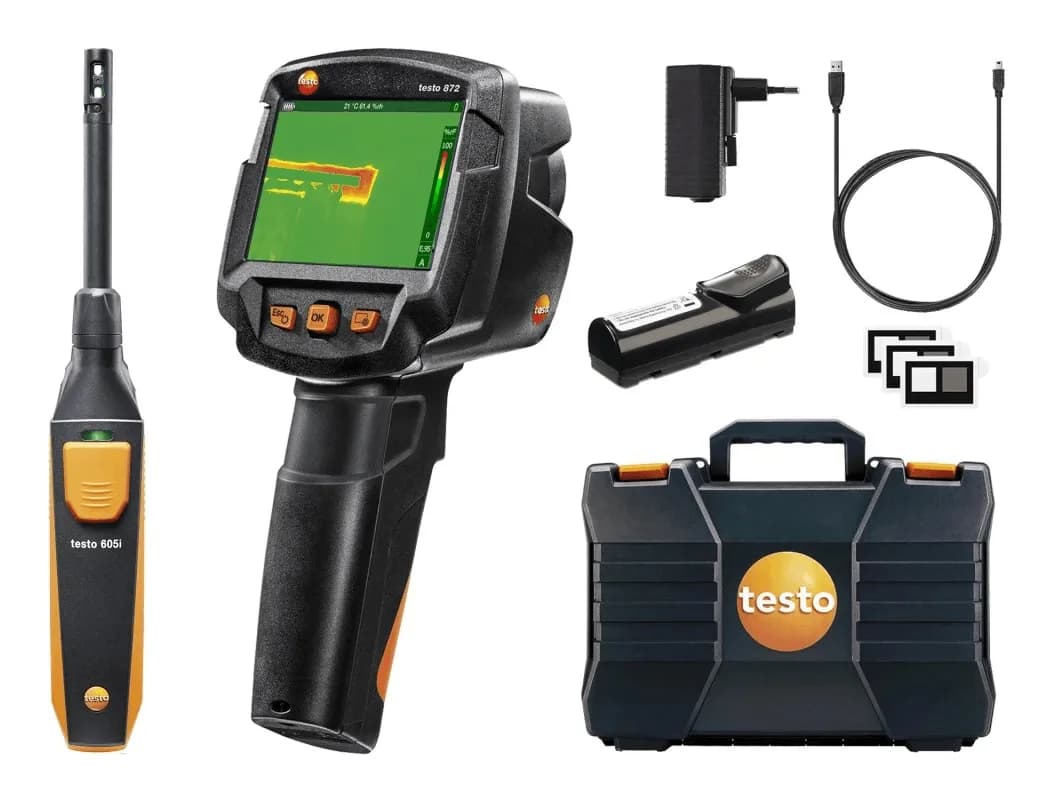Kompletny zestaw Testo 872s i Testo 605i z walizką, akcesoriami i zasilaczem na białym tle