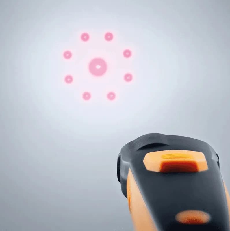 Pirometr Testo 805i z aktywnym celownikiem laserowym wskazującym punkt pomiaru na ścianie (miniatura)