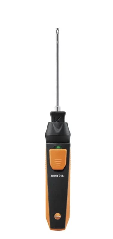 Termometr Testo 915i — widok frontu z zieloną diodą aktywnego połączenia Bluetooth