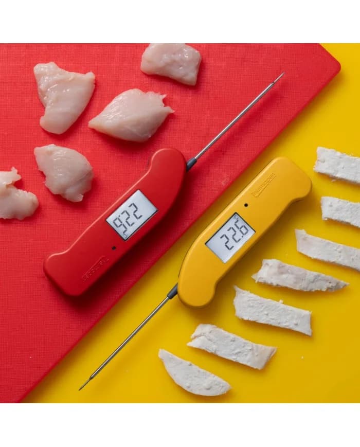 Dwa termometry szpilkowe Thermapen ONE w kolorach do kodowania HACCP, jeden czerwony i jeden żółty (miniatura)