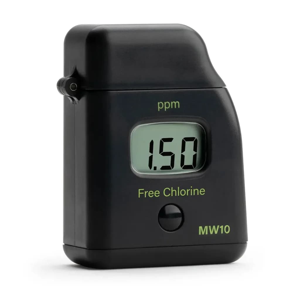 Fotometr kieszonkowy Milwaukee MW10 – chlor wolny do 2,50 ppm — Badanie wody w basenie — jak mierzyć pH i chlor, żeby woda była bezpieczna