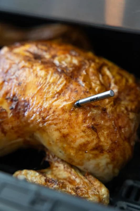 Bezprzewodowa sonda temperatury do mięsa ETI RFX Meat - zasięg do 650 m – w użyciu